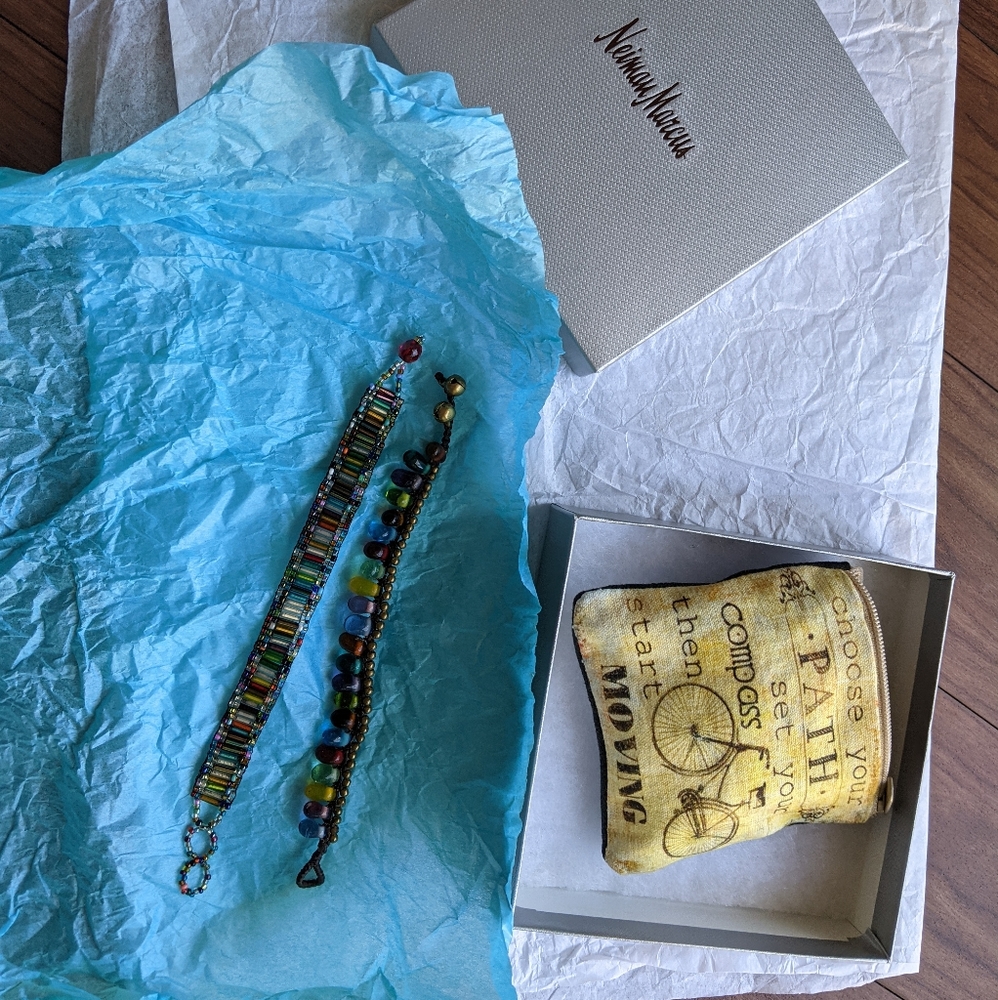 Brand new coin purse and matching bracelets.